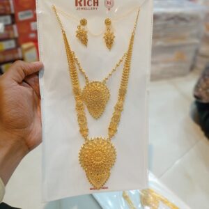 City Gold Necklace Set