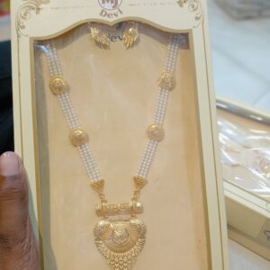 City Gold Necklace Set