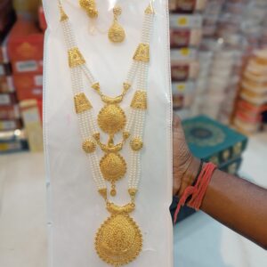 City Gold Necklace Set