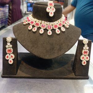 necklace set by delta arts