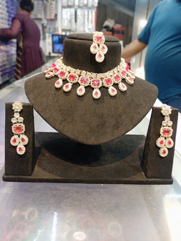 necklace set by delta arts