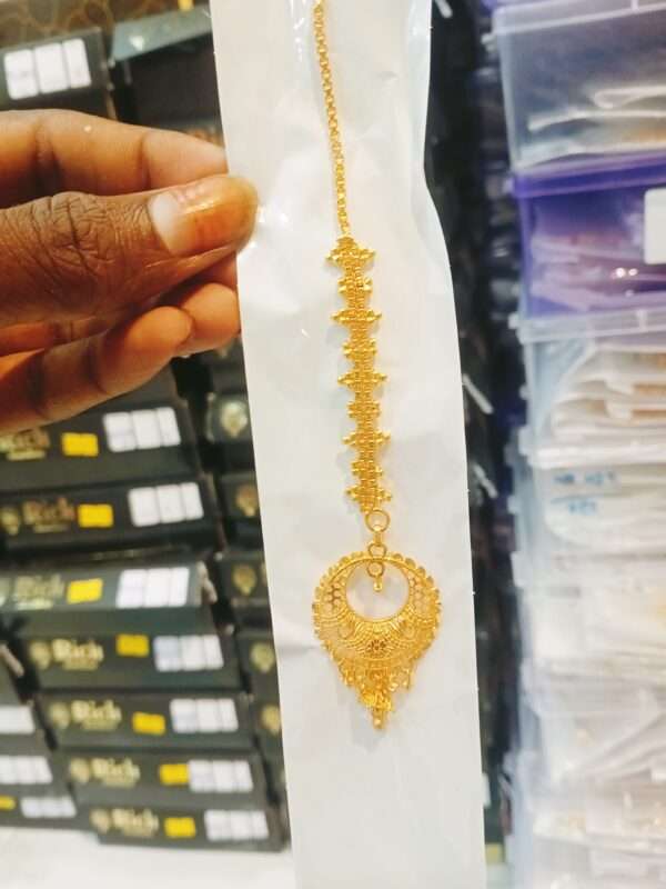 Golden mangtika