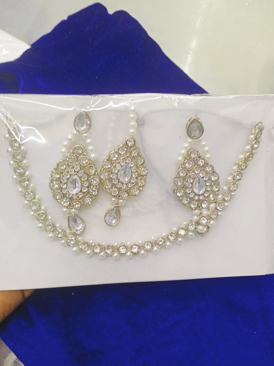 New Neckless Set