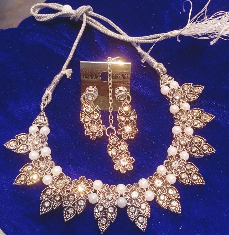 New Neckless Set