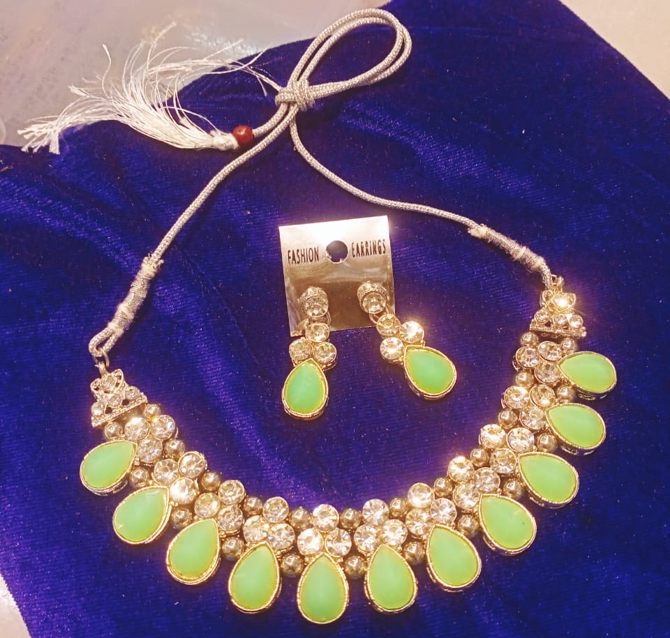 New Neckless Set