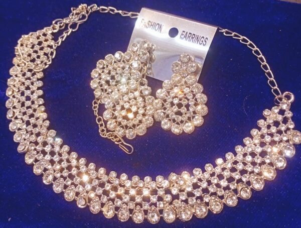 New Neckless Set