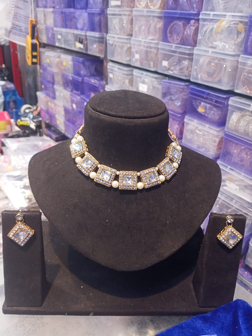 Fancy Neckless Set