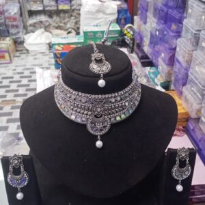 New Fancy Neckless Set