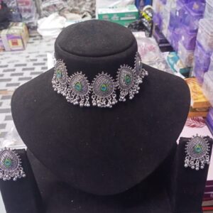 New Fancy Neckless Set