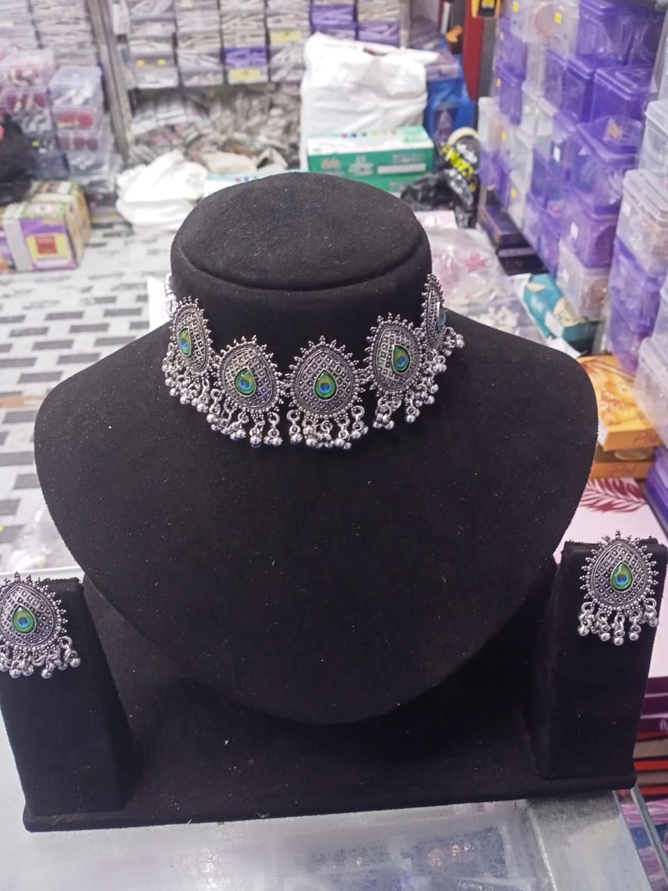 New Fancy Neckless Set