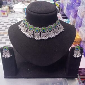 New Fancy Neckless Set