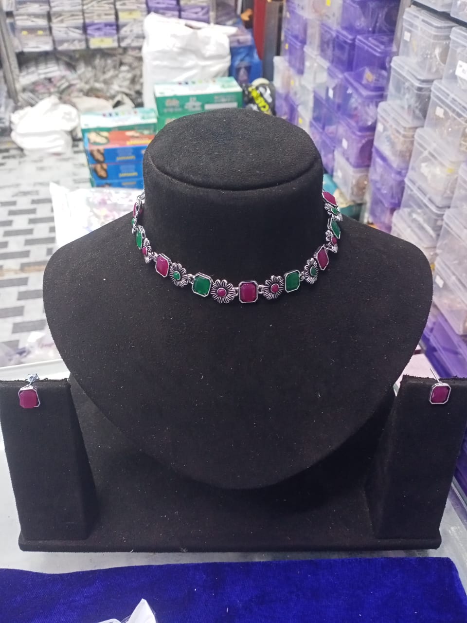 New Fancy Neckless Set