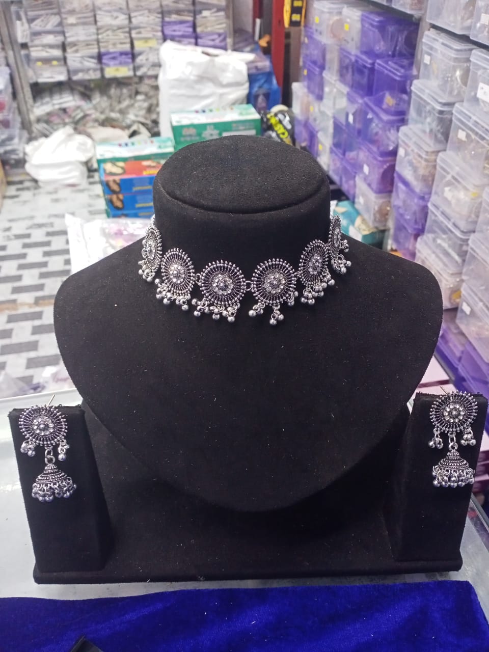 New Fancy Neckless Set
