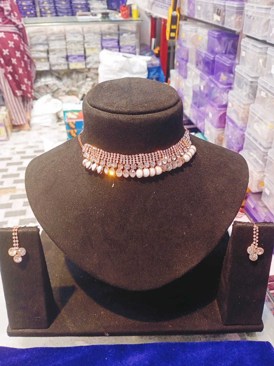 New Fancy Neckless Set
