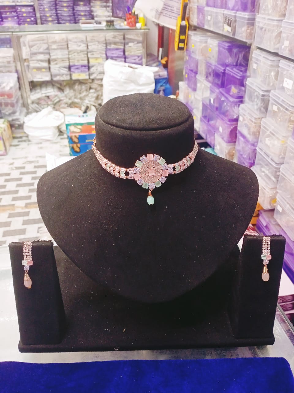 New Fancy Neckless Set
