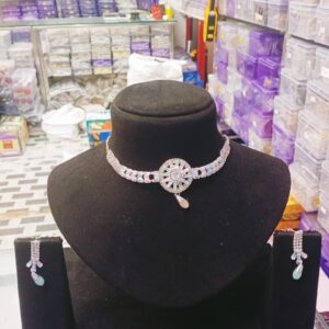 New Fancy Neckless Set