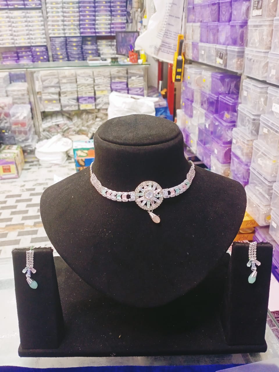 New Fancy Neckless Set