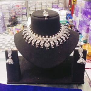 New Fancy Neckless Set