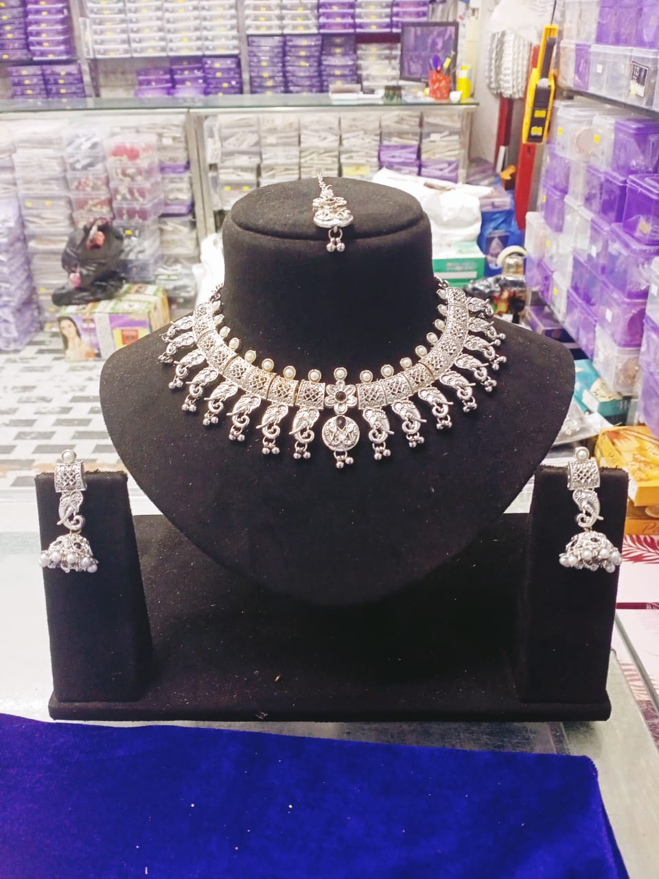 New Fancy Neckless Set