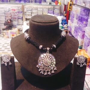 New Fancy Neckless Set