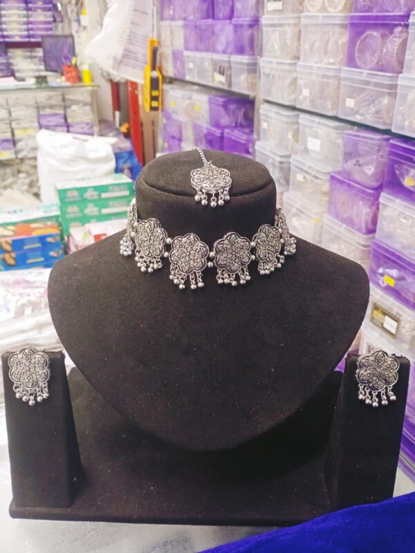 Fancy Neckless Set