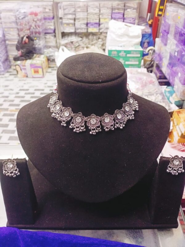 Fancy Neckless Set