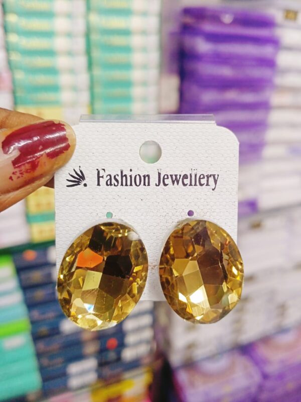 Fancy Ear topps pair of 1