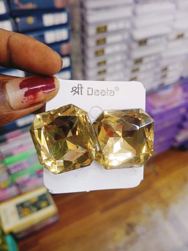 Fancy Ear topps pair of 1