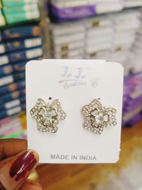 Fancy Ear topps pair of 1