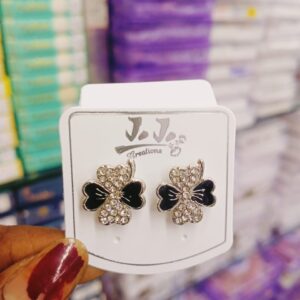 Fancy Ear topps pair of 1