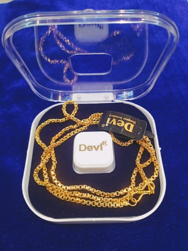 Charm Sizzling Bejeweled Women Chain