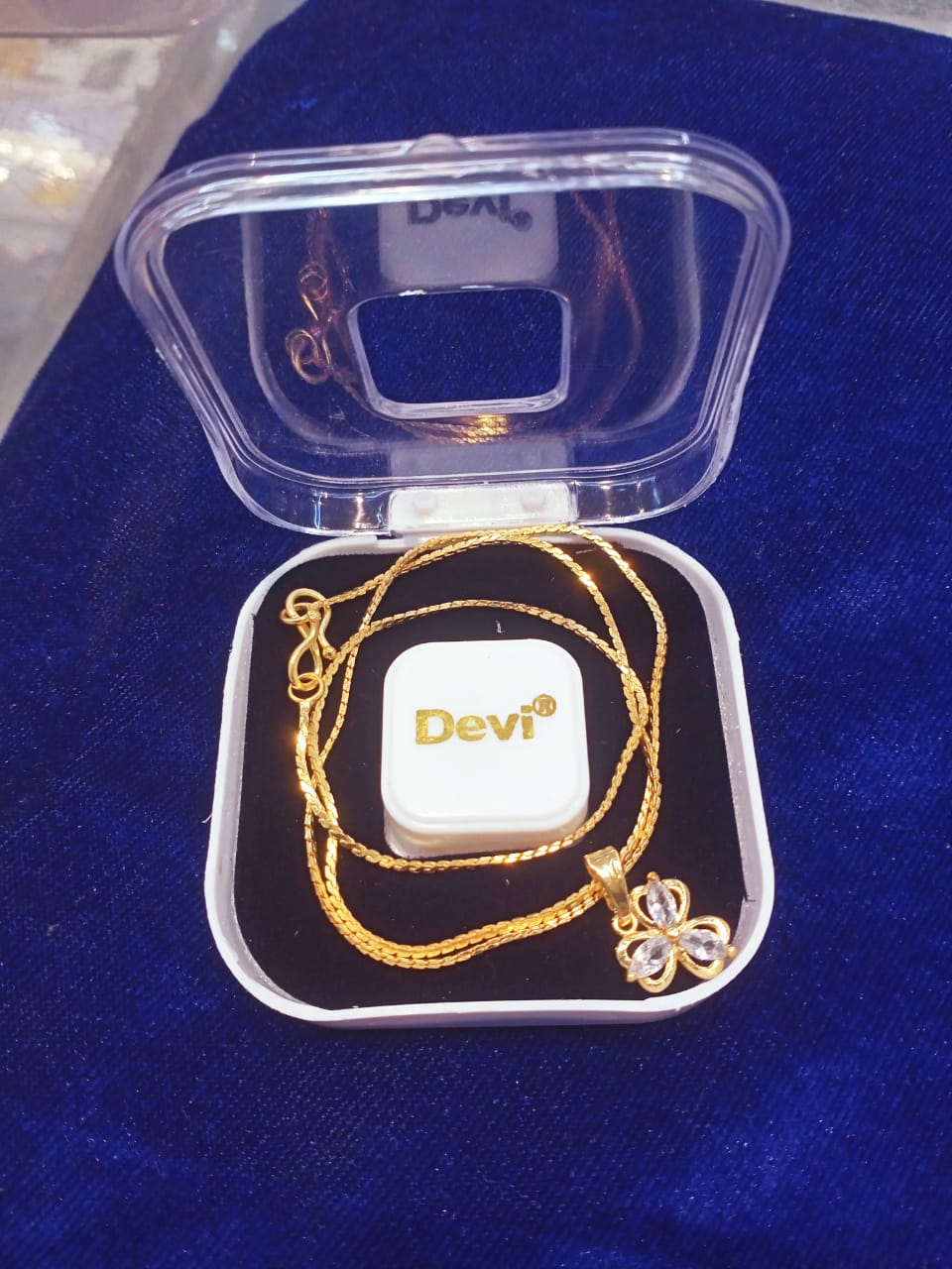 Shimmering Graceful Women Chain