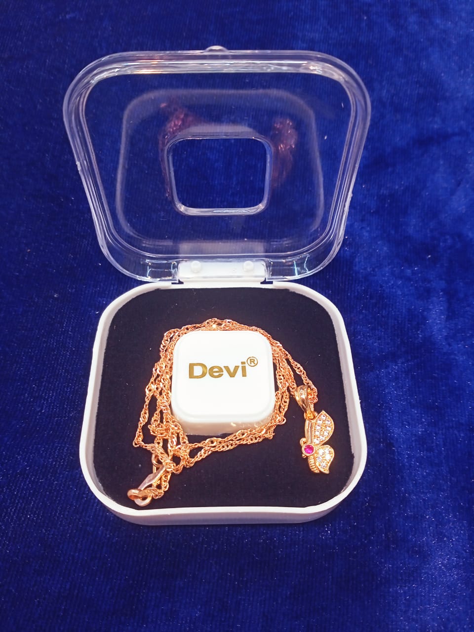 Shimmering Graceful Women Chain