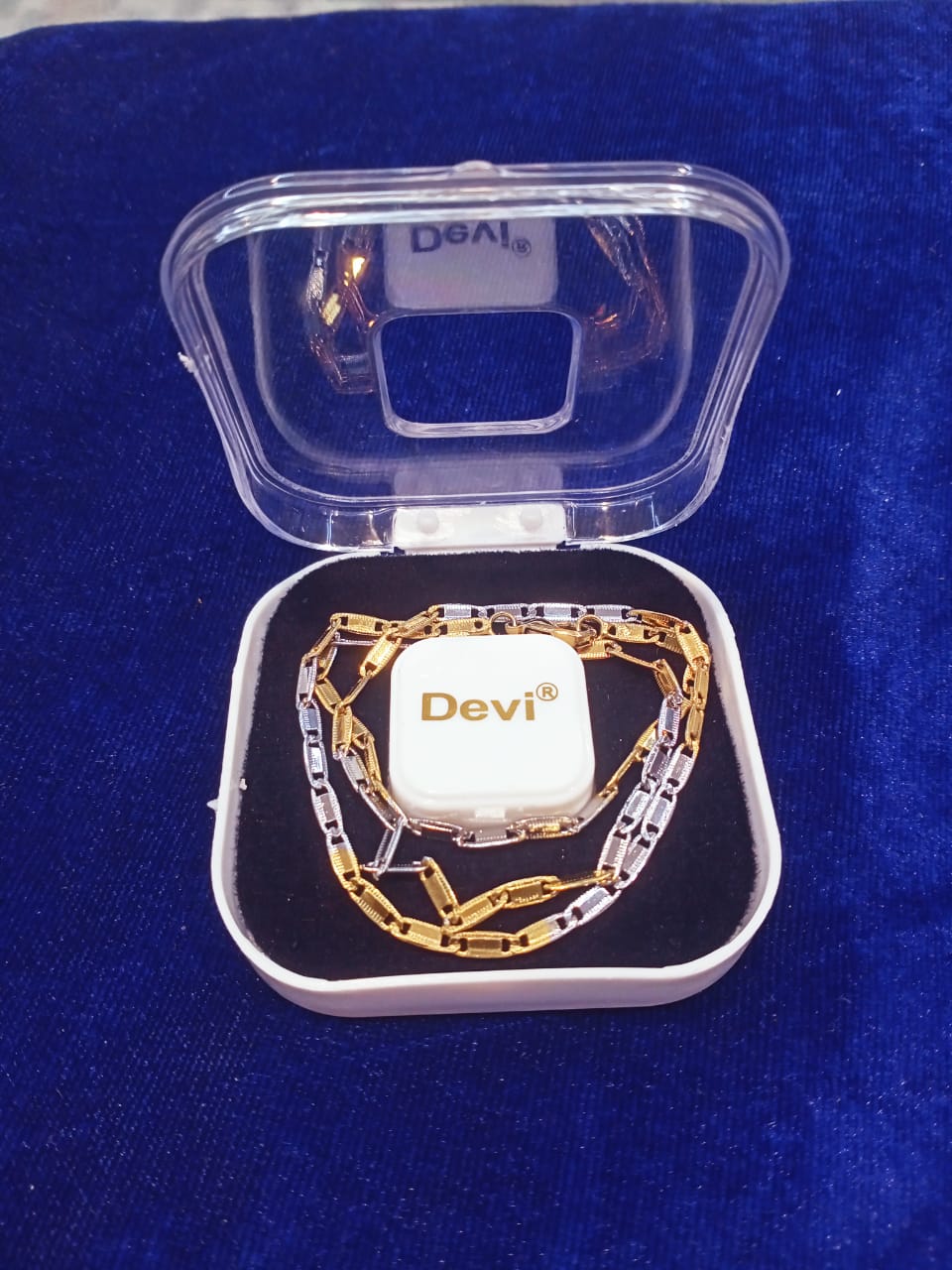 Shimmering Graceful Women Chain