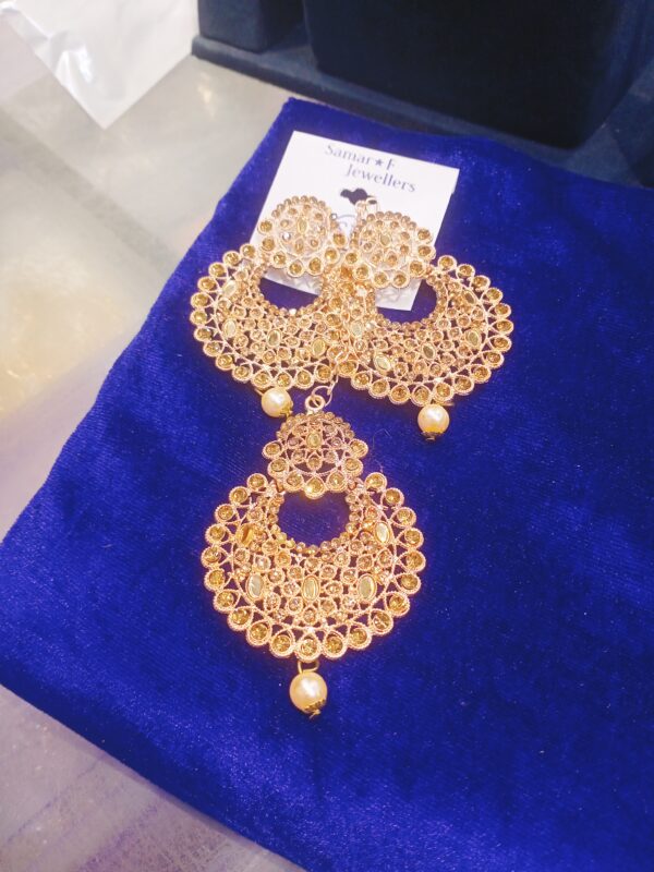 Earring with mangtika set