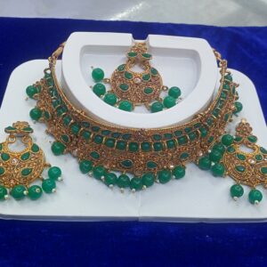 Simple necklace set