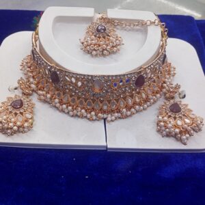 Fashionable necklace set