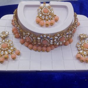 Fashionable necklace set