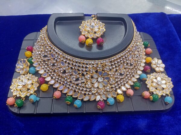 Fashionable jewellery set