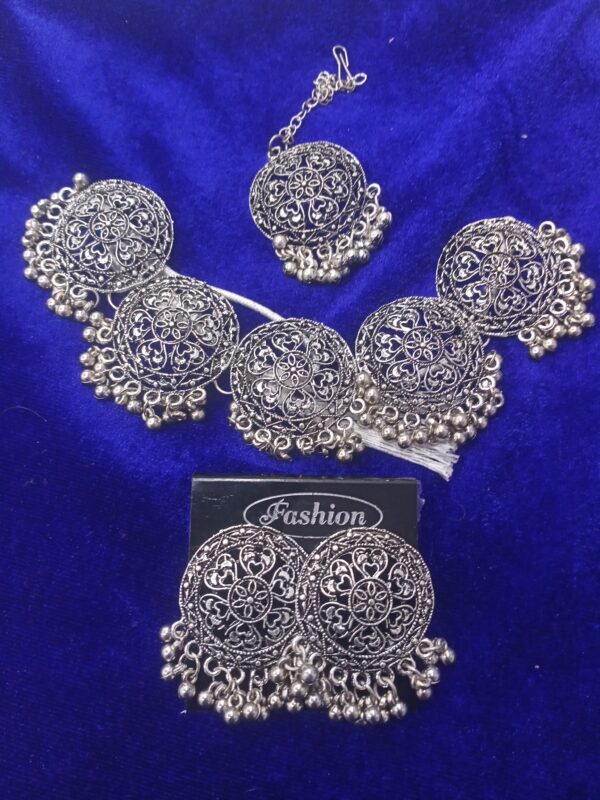 Unique necklace set for women
