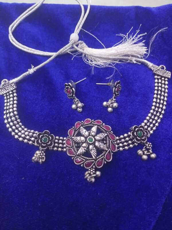 Unique necklace set for women