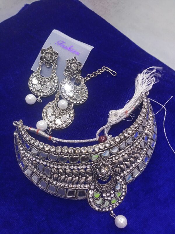 Unique necklace set for women