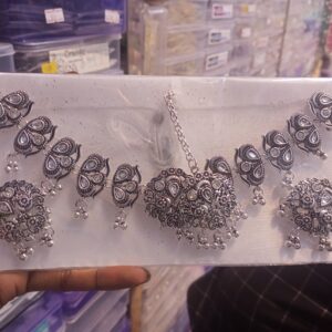 Elite Fancy Jewellery sets with Mangtika