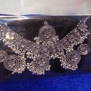 Elite Fancy Jewellery sets with Mangtika
