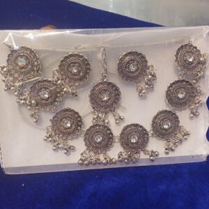 Fashionable jewellery set