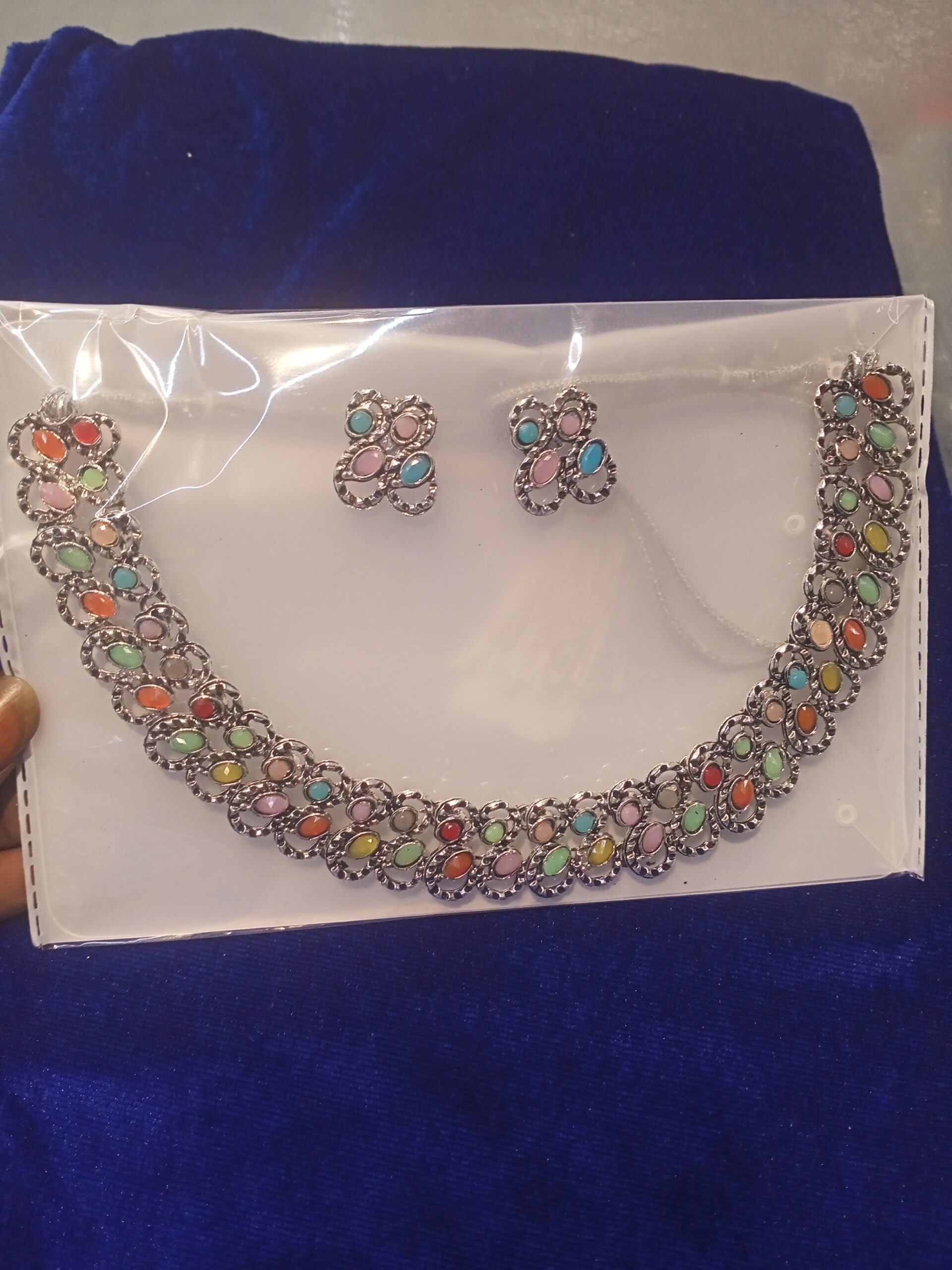 Fashionable jewellery set