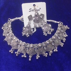 Fashionable jewellery set