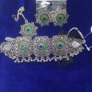 Fashionable jewellery set