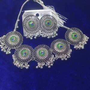 Fashionable jewellery set