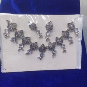 Fashionable jewellery set